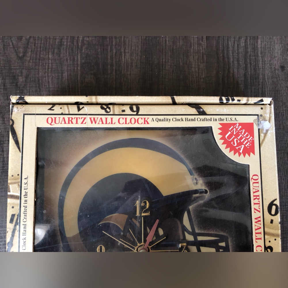St. Louis RAMS Quartz Wall Clock - Picture 4 of 9